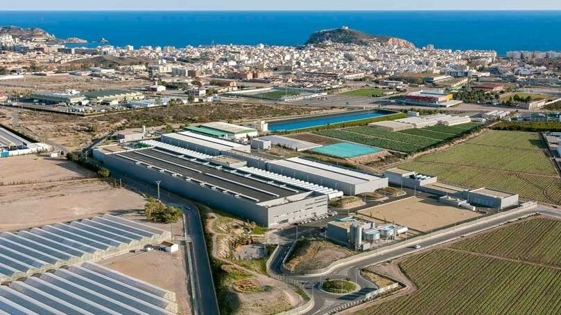 Aguilas Desalination Plant with a capacity of 210,000 m3 per day.

